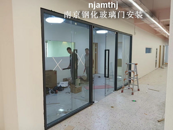 南京钢化玻璃门