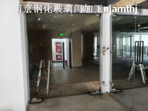 南京钢化玻璃门